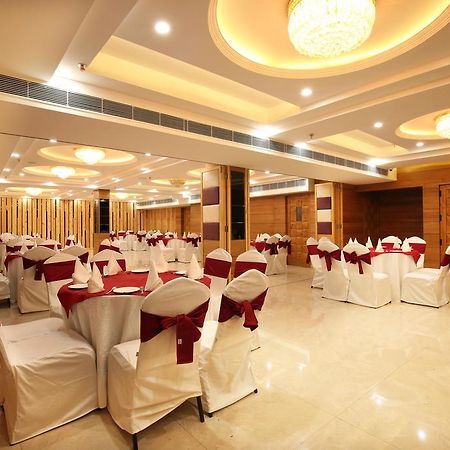 Mint Hotel Premia Chandigarh, Zirakpur Luaran gambar
