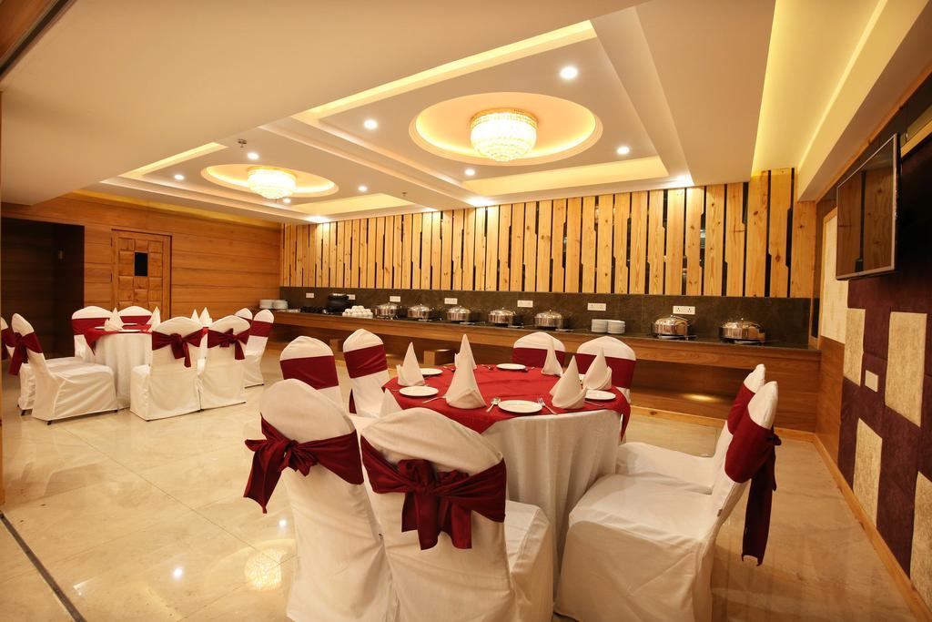 Mint Hotel Premia Chandigarh, Zirakpur Luaran gambar